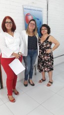 Da esquerda para a direita: coordenadora do curso de Pedagogia MSC, profª Maria do Socorro Xavier Batista; presidente da CPA, profª Mônica Palitot e a servidora Roseane Ribeiro.