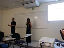 Os pesquisadores do GCET Felipe e Gabriela apresentando seu trabalho