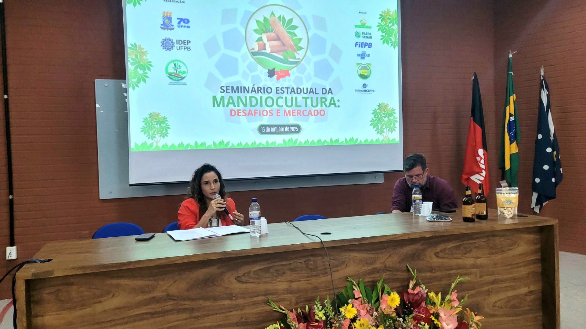 Palestra mandiocultura.jpg