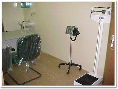 Fig. 11: Consultório de Enfermagem Fig. 11: Consultório de Enfermagem