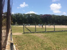 Modalidade esportiva é praticada no campo de futebol da UFPB, no campus I, em João Pessoa. Crédito: Divulgação.