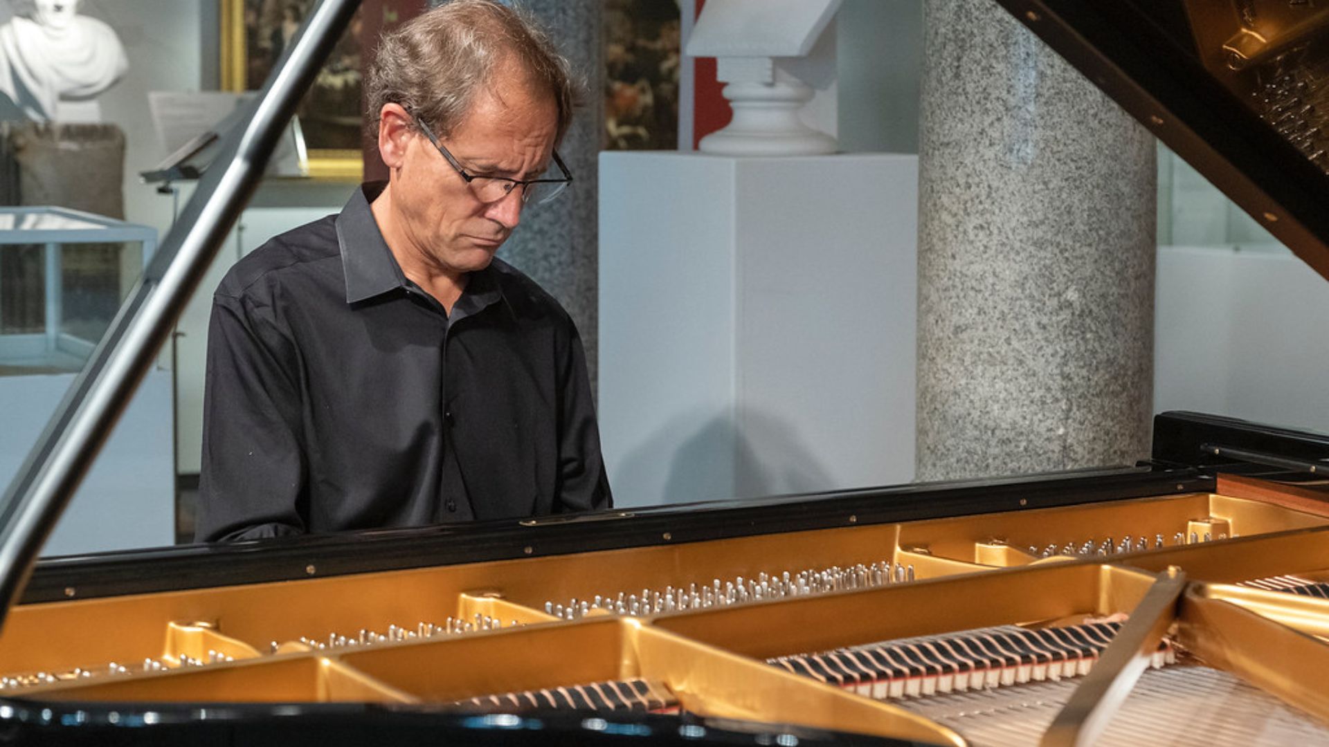 Juntas, OSUFPB e OSJUFPB fazem concerto totalmente dedicado ao piano na obra de Mozart Juntas, OSUFPB e OSJUFPB fazem concerto totalmente dedicado ao piano na obra de Mozart