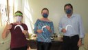 O Laboratório de Fabricação Digital da UFPB já produziu 1,7 mil protetores faciais e trabalha na fabricação de mais laringoscópios. Doações devem ser agendadas pelo e-mail fablab@cear.ufpb.br. Foto: Divulgação