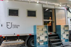 Book truck objetiva dar visibilidade à produção científica da UFPB. Crédito: Angélica Gouveia