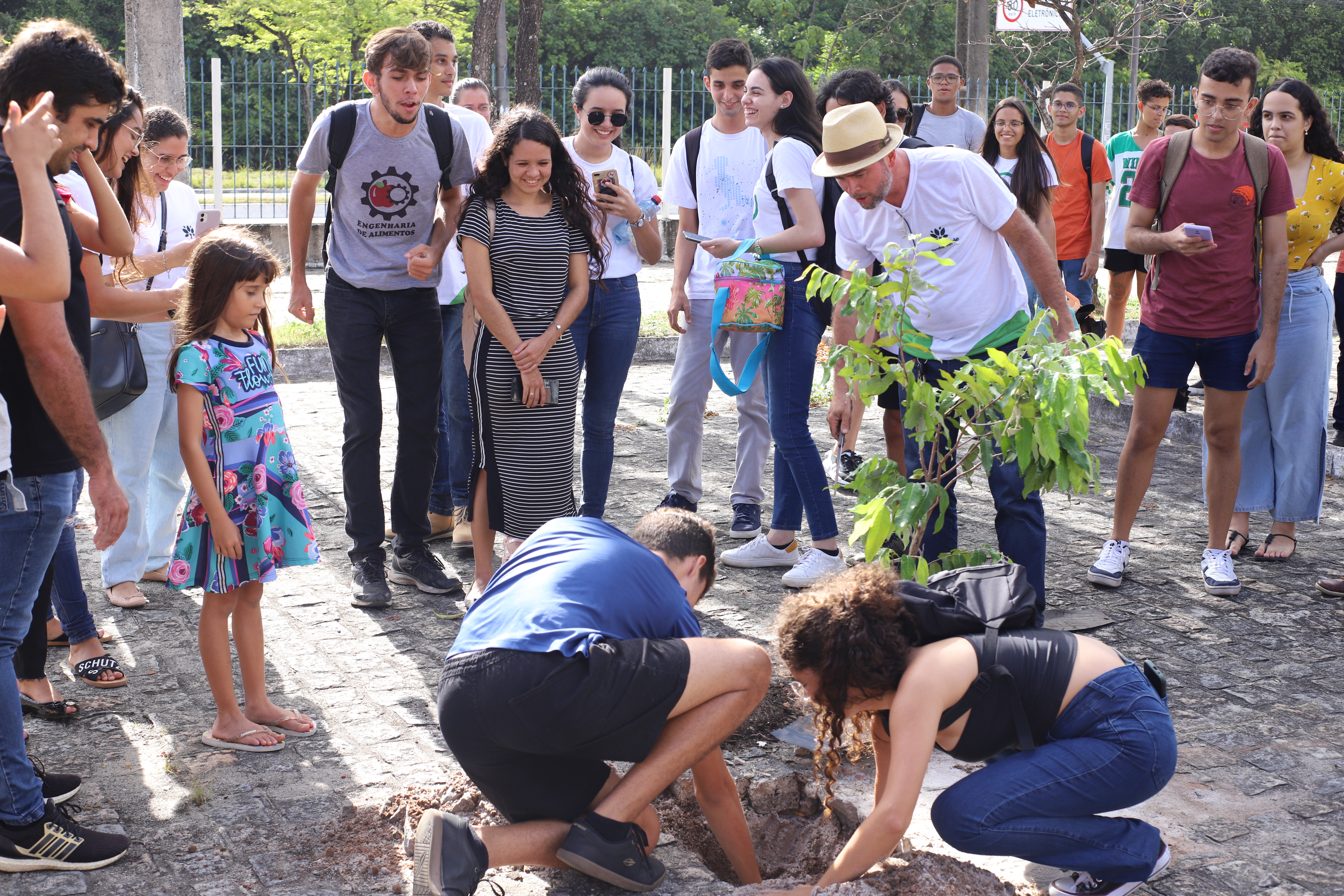 UFPB recebe selos de universidade amiga das árvores, durante Trote Verde para acolhida aos alunos no início do semestre Foto: Angélica Gouveia