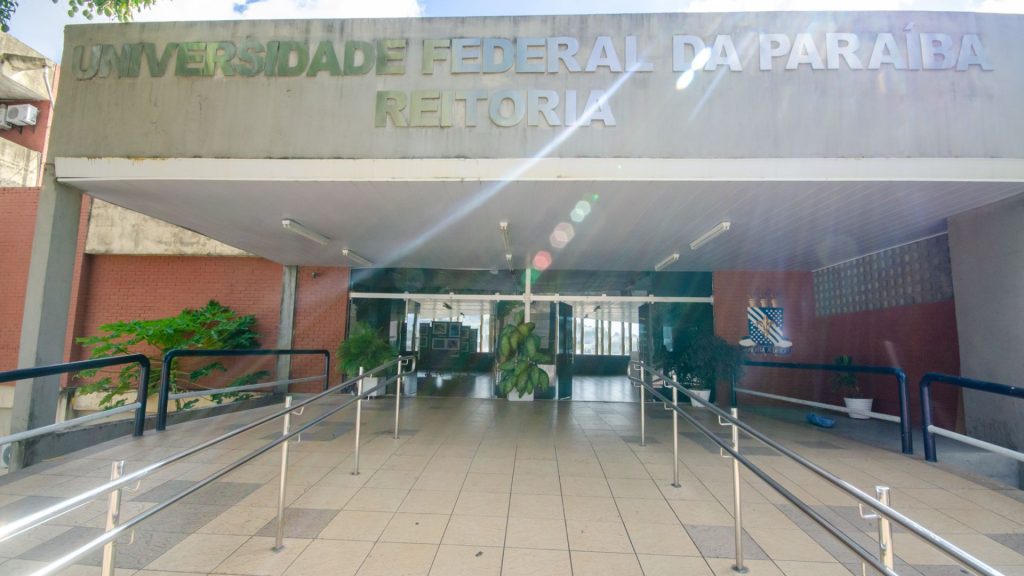 A imagem atual não possui texto alternativo. O nome do arquivo é: 3012202579.jpg