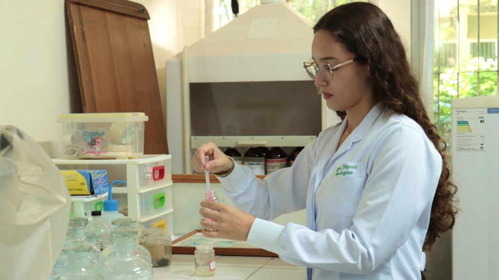 A imagem atual não possui texto alternativo. O nome do arquivo é: 2403202698.jpg